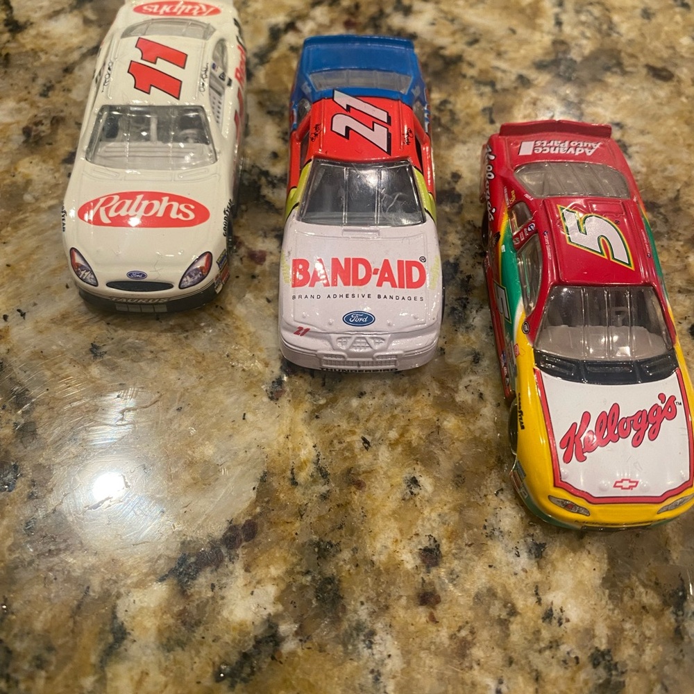 Colorful Racing Toy Cars Set - Picture 2 of 15